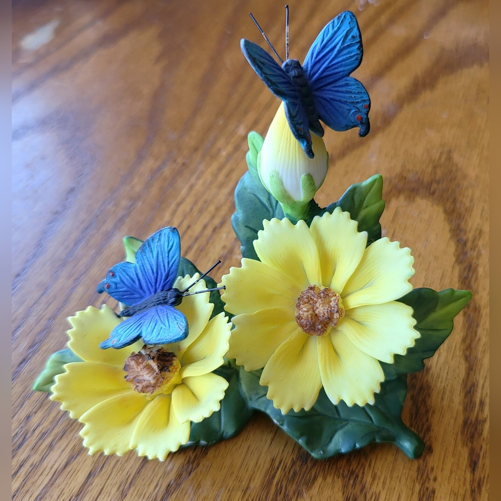 2001 Roman Incorporated blue butterflies on yellow flowers figurine